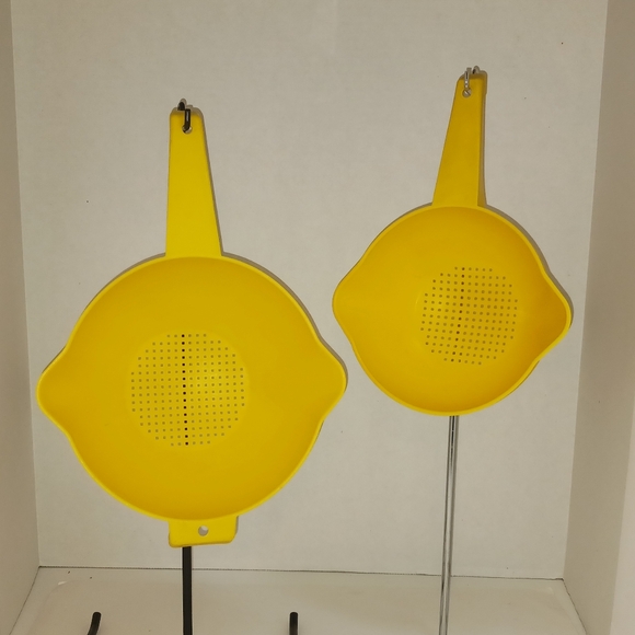 Tupperware Yellow Colanders (2), VTG, EUC - Picture 2 of 6